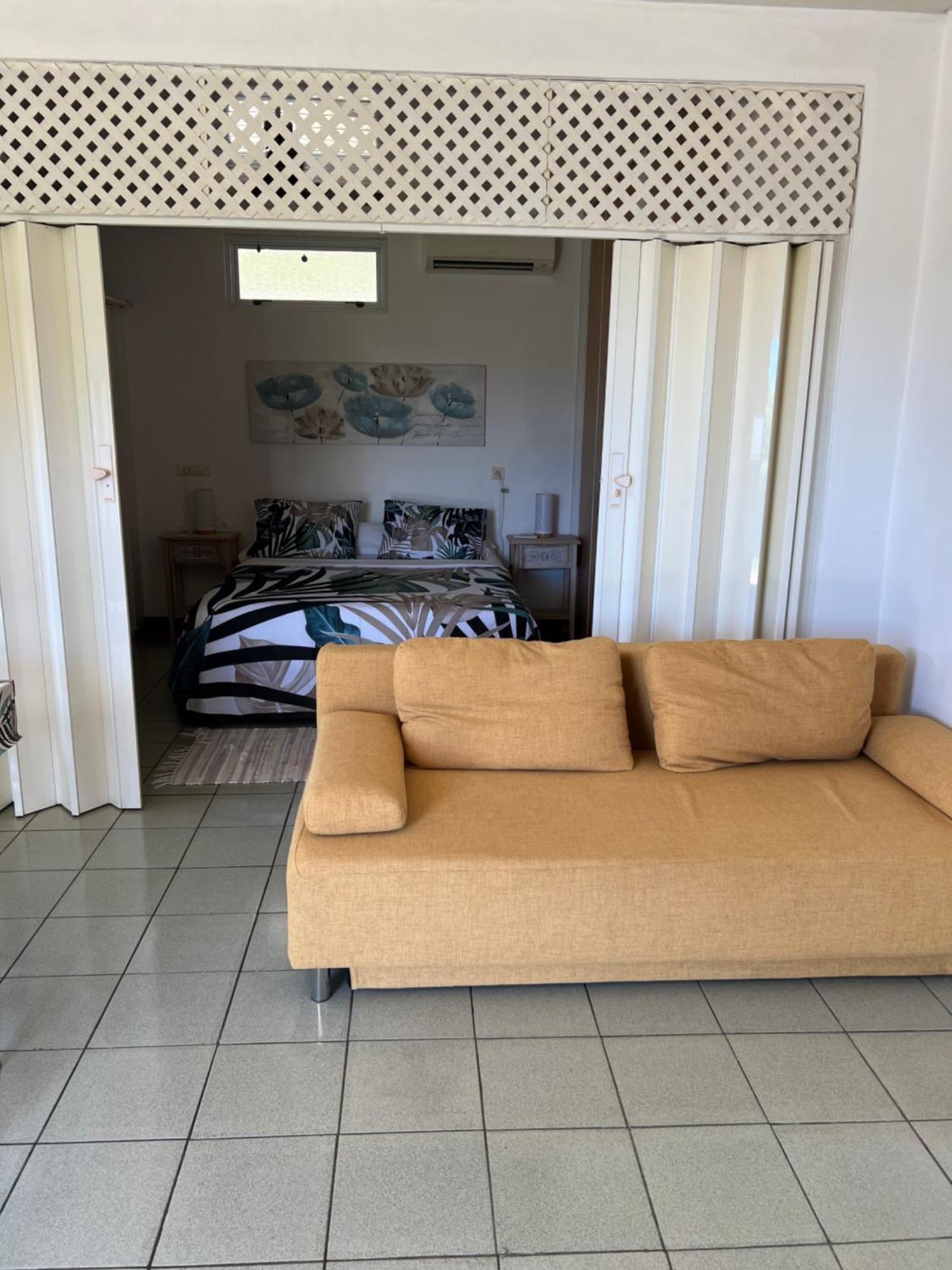 Damyr Place Faaa Exterior foto